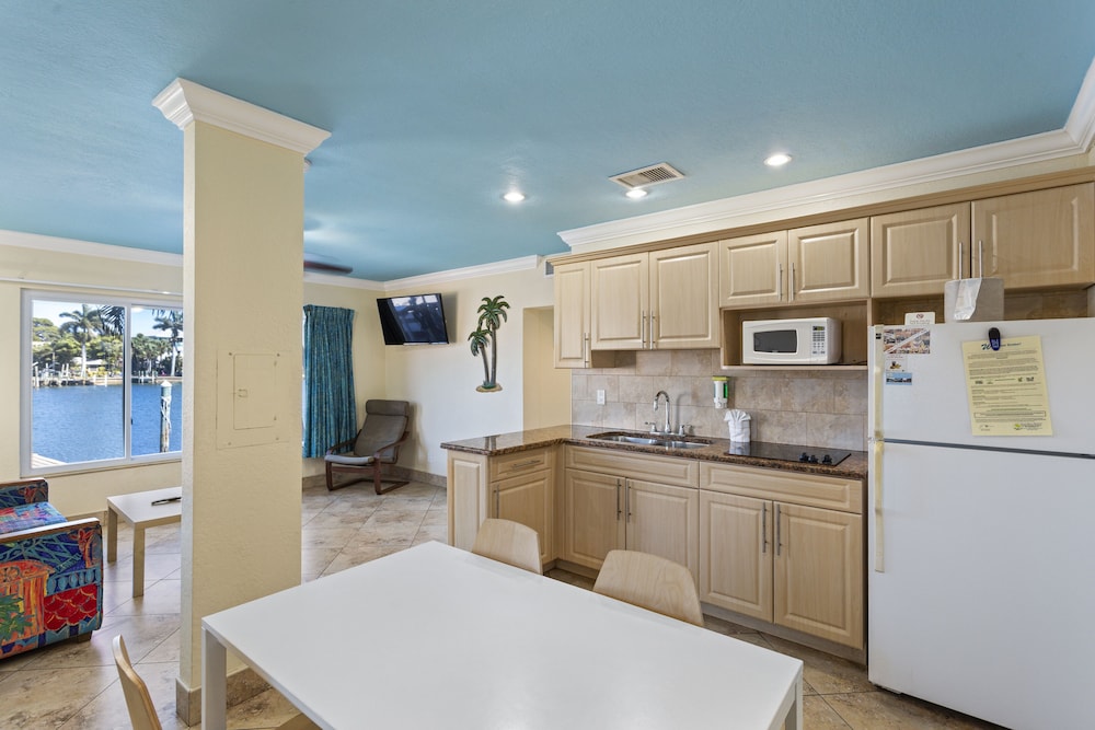 Bay Palms Waterfront Resort - Hotel and Marina 6/70