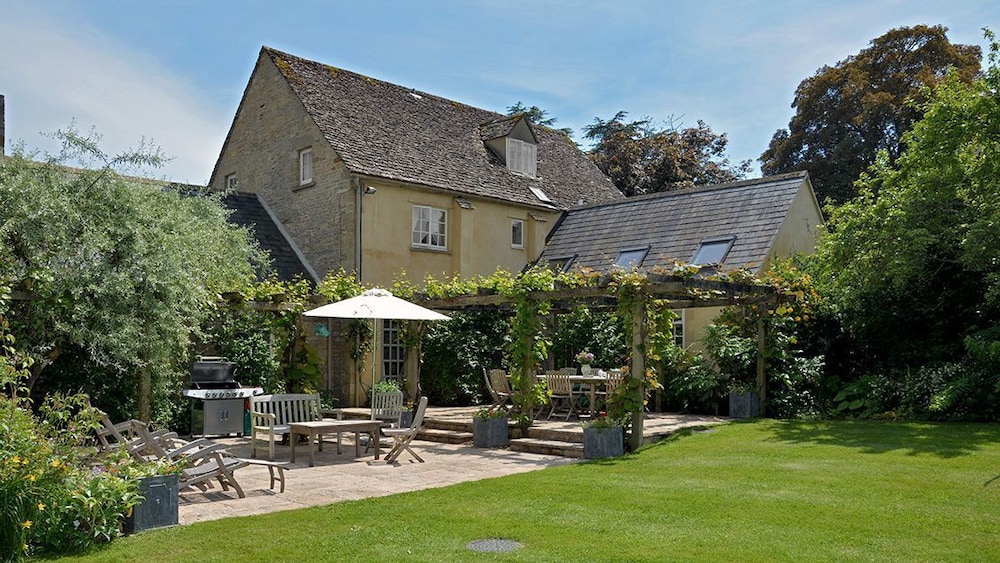 Weir Cottage 28/31