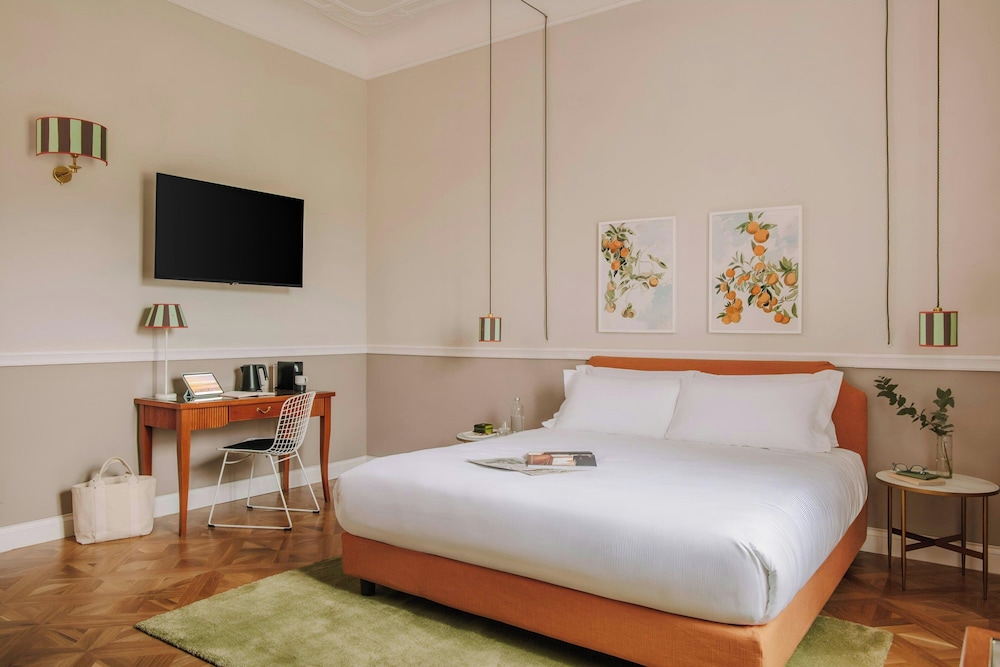 HOTEL PRIVILEGE 18/55