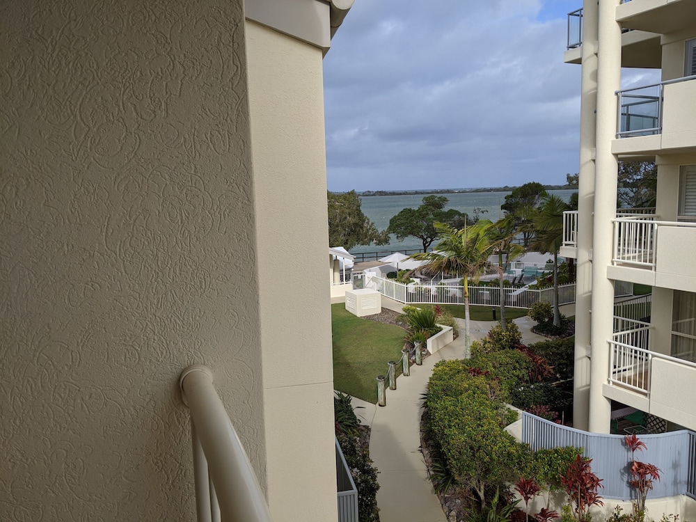 MOORINGS BEACH RESORT 3/77