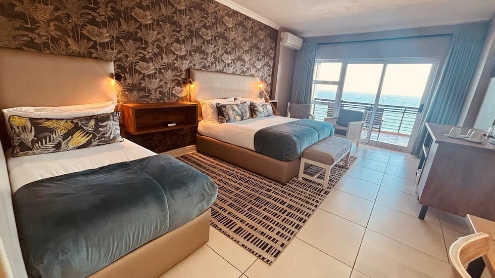 Family, Triple, 1 King and 1 Single Beds, Beach Front