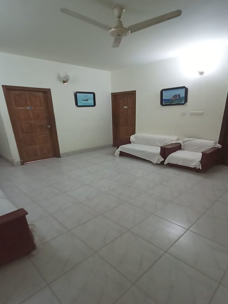 Skylink Ltd Hotel 30/47