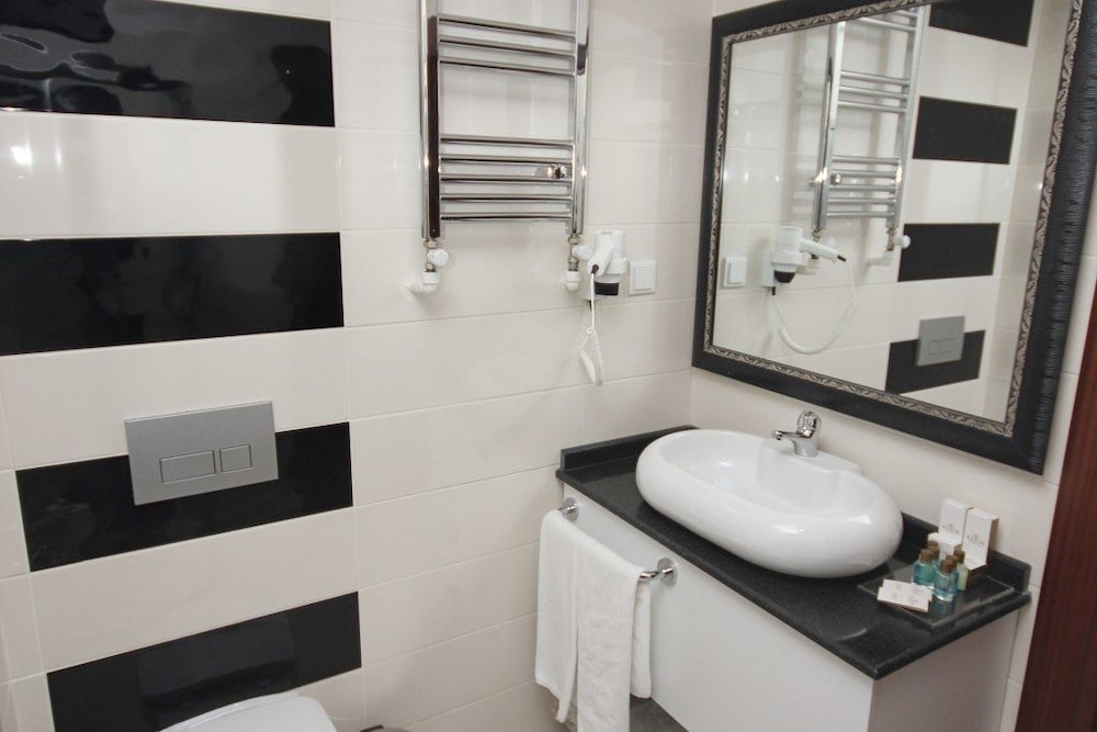 ASRIN BUSINESS HOTEL 20/73
