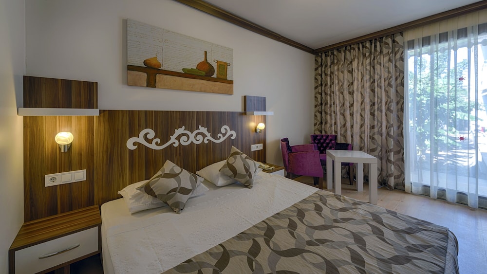 Akalia Suite Hotel and Spa 7/37
