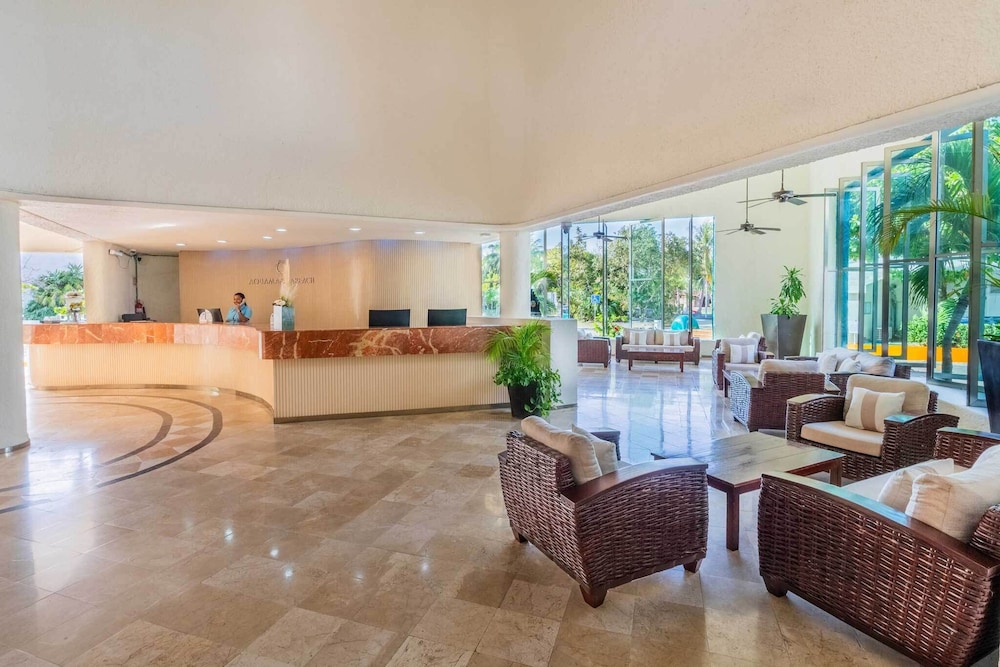 Aquamarina Beach Hotel Cancun 10/63