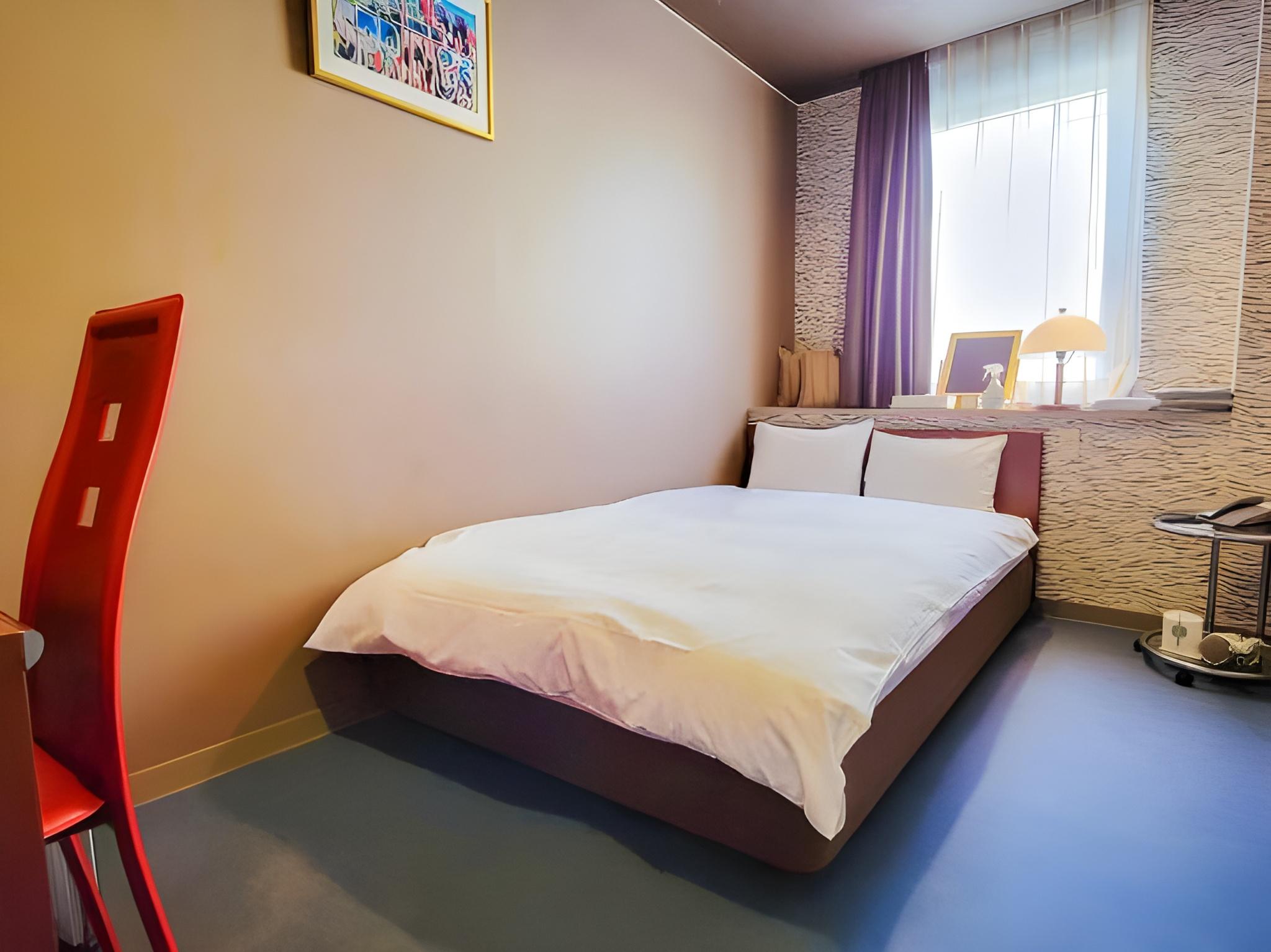 Room, Double Bed, Bathtub