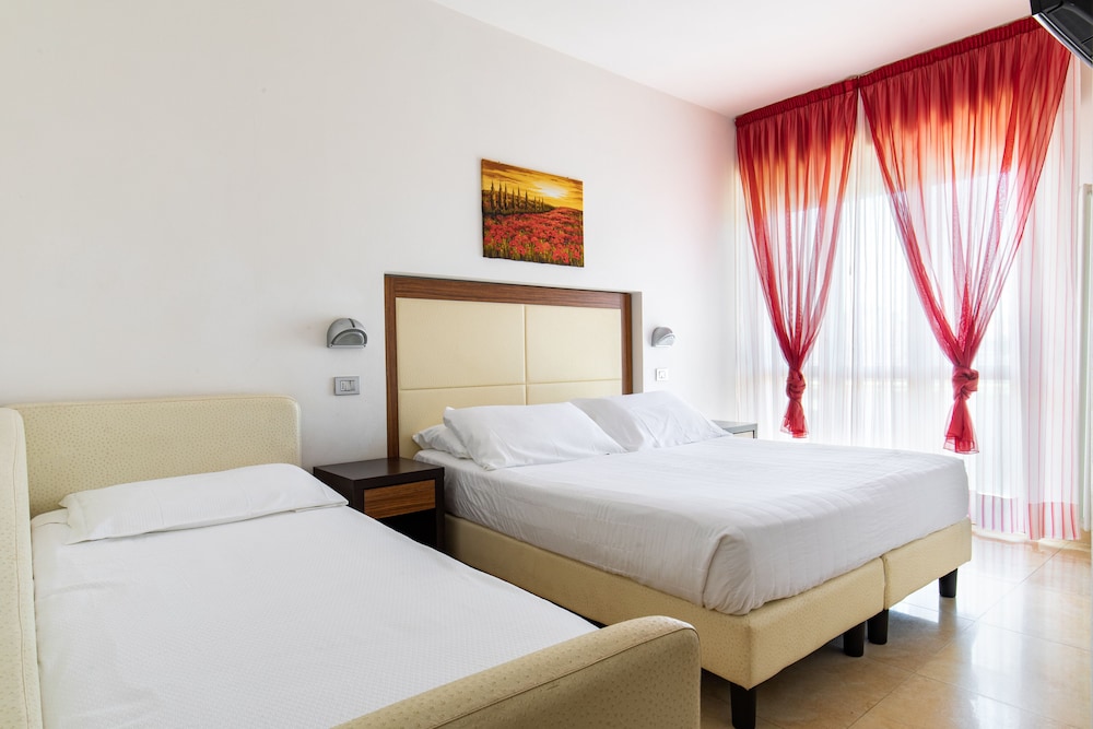 ROOM, TRIPLE, PARTIAL SEA VIEW, ANNEX