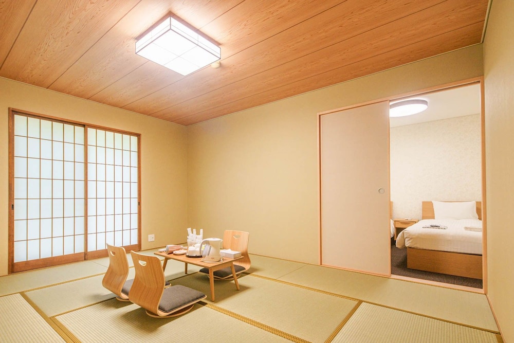 Fujiyama Inn Conifer 27/50