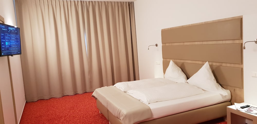 Confour Hotel 12/50