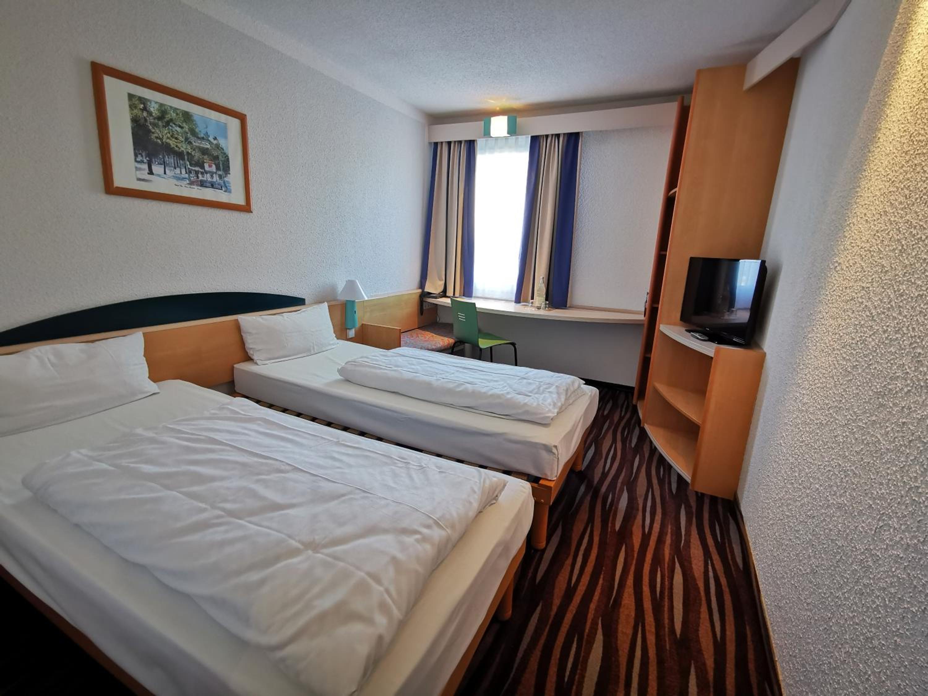 Room, Single Bed