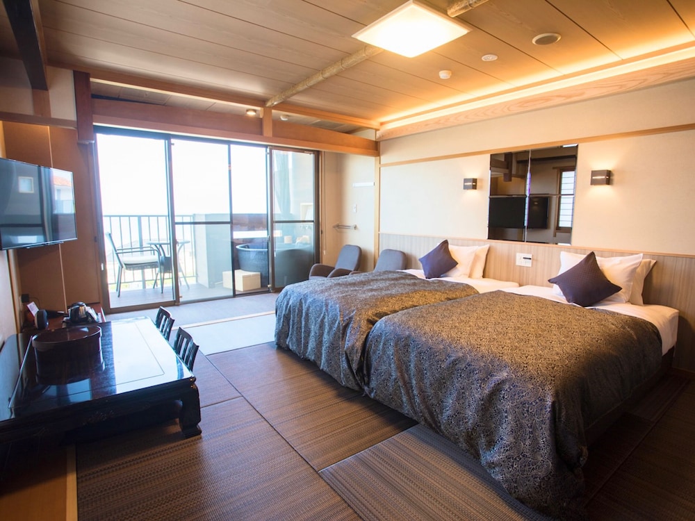 Japanese, Suite, Futon Bed, Twin Beds, Outdoor View