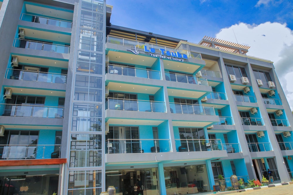 Le tsuba Grand Hotel in ARUA