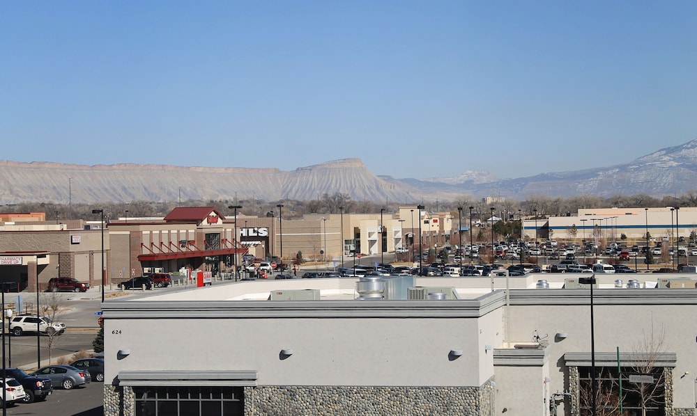 Holiday Inn Express Hotel Suites Grand Junction 5/96