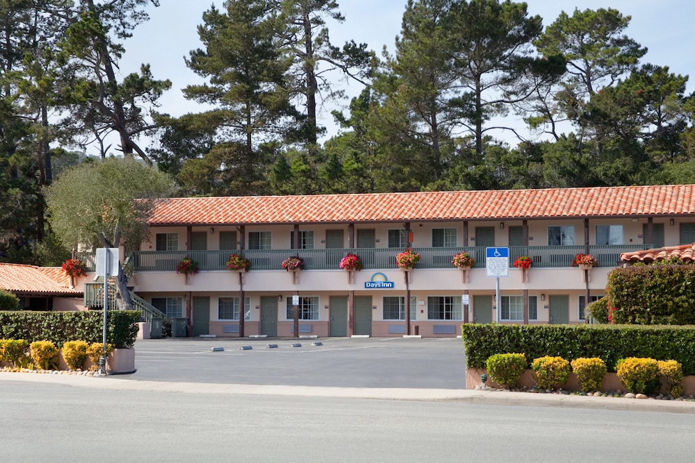 Days Inn By Wyndham Monterey-Fisherman's Wharf Aquarium 2/18