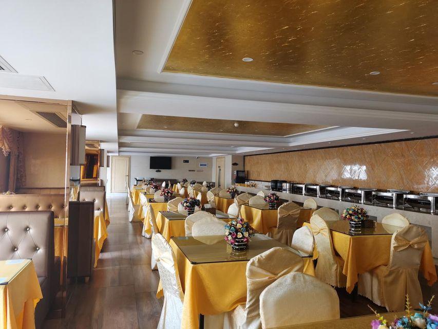 Vienna International Hotel (New Economic Development Zone store of Nanchang West Railway Station) 43/48