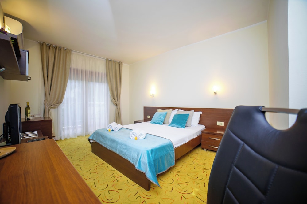 Hotel Odissey 9/27