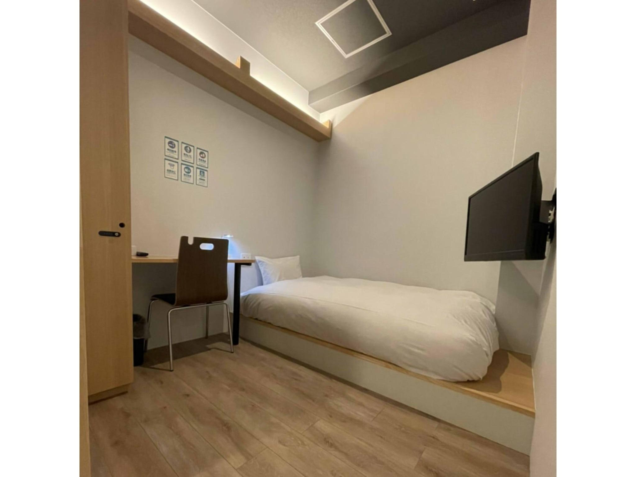 Premium, Male Floor