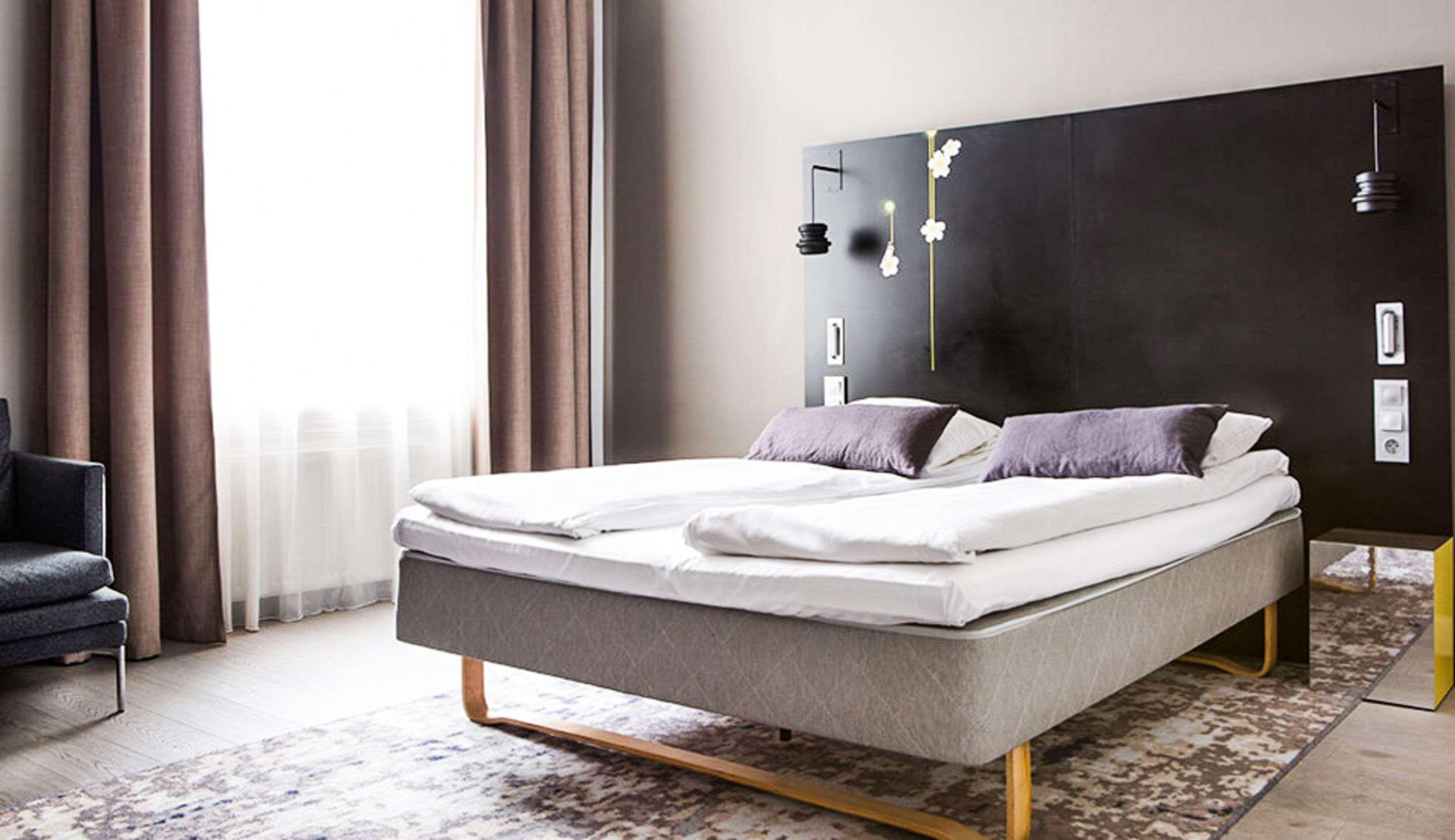 Old, Standard, Double Bed