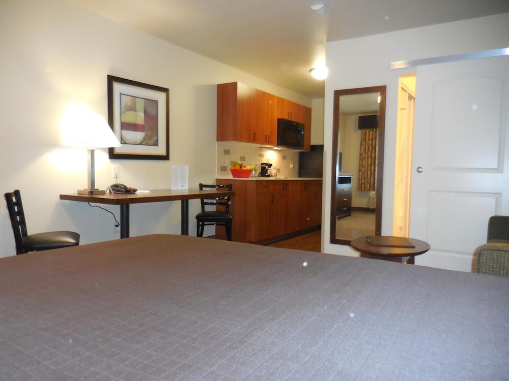 Ledgestone Hotel Vernal 16/63