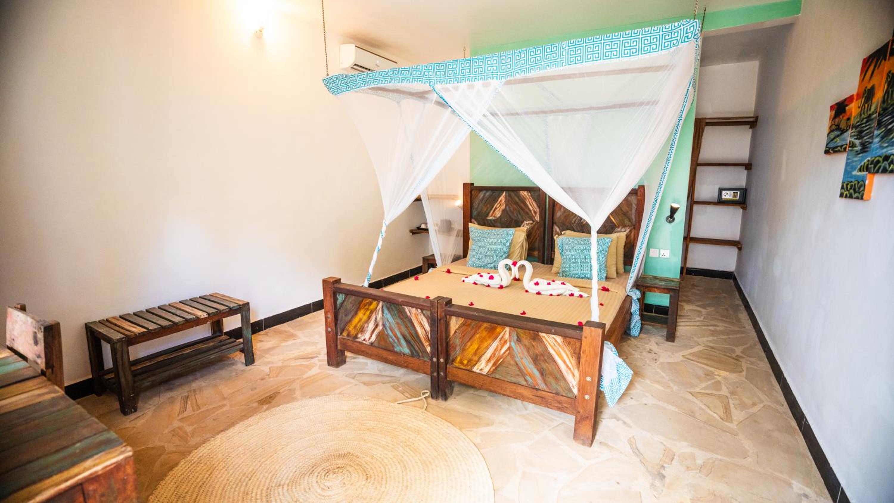 Mangrove, Suite, Queen Bed, Pool View