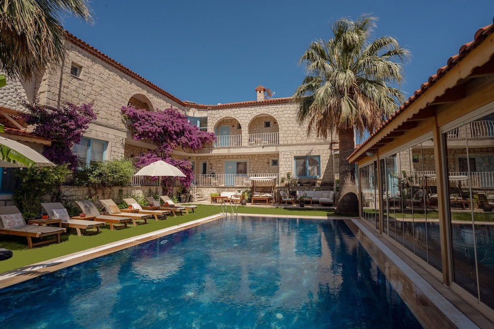 Villa Fora Hotel 43/48