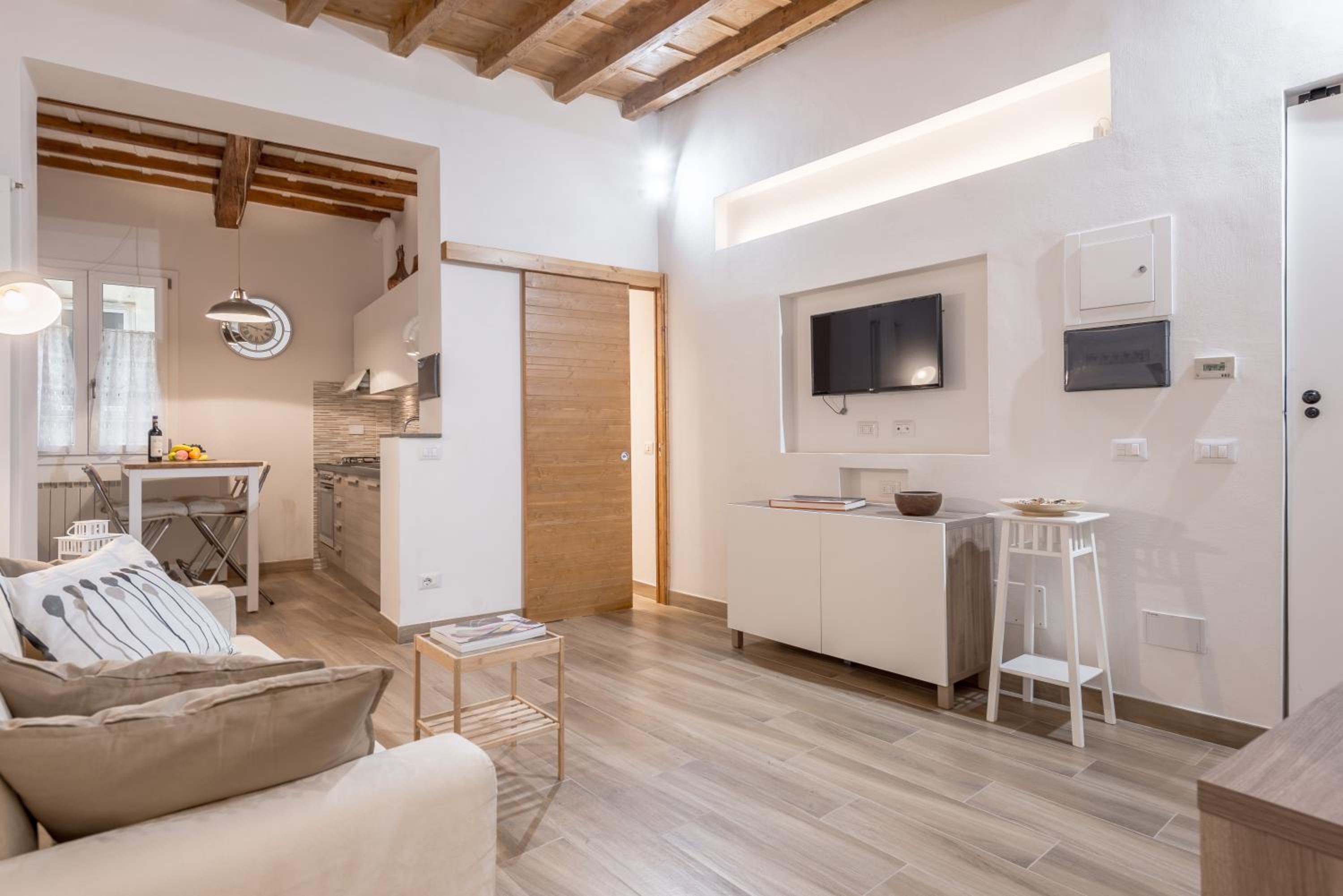 Santa Croce Place 19/22