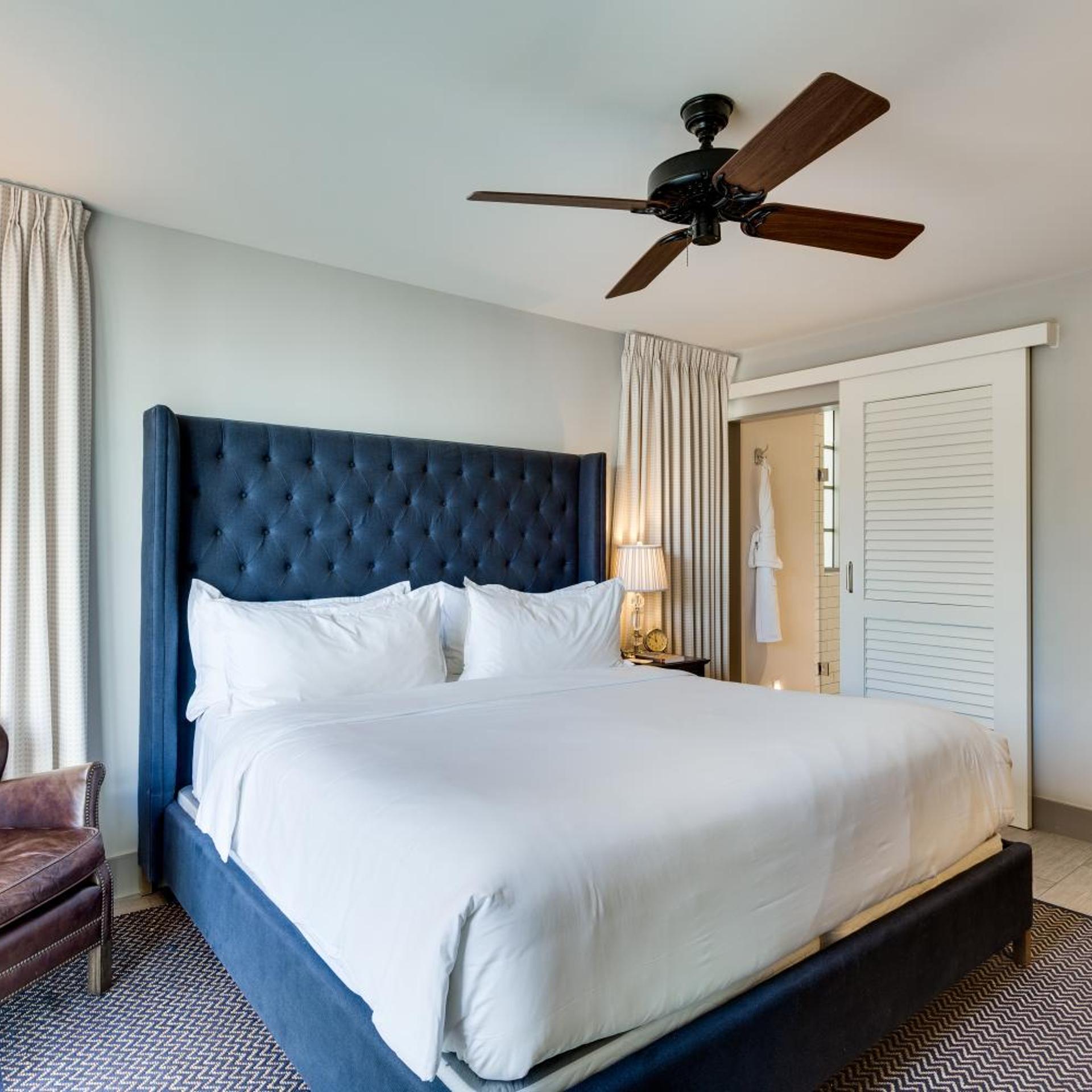 JULIETTE, KING BED, POOL VIEW, ACCESSIBLE