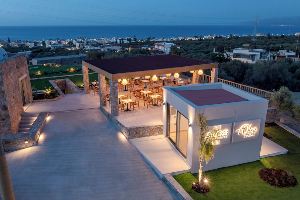 Deos Luxury Suites 4/50