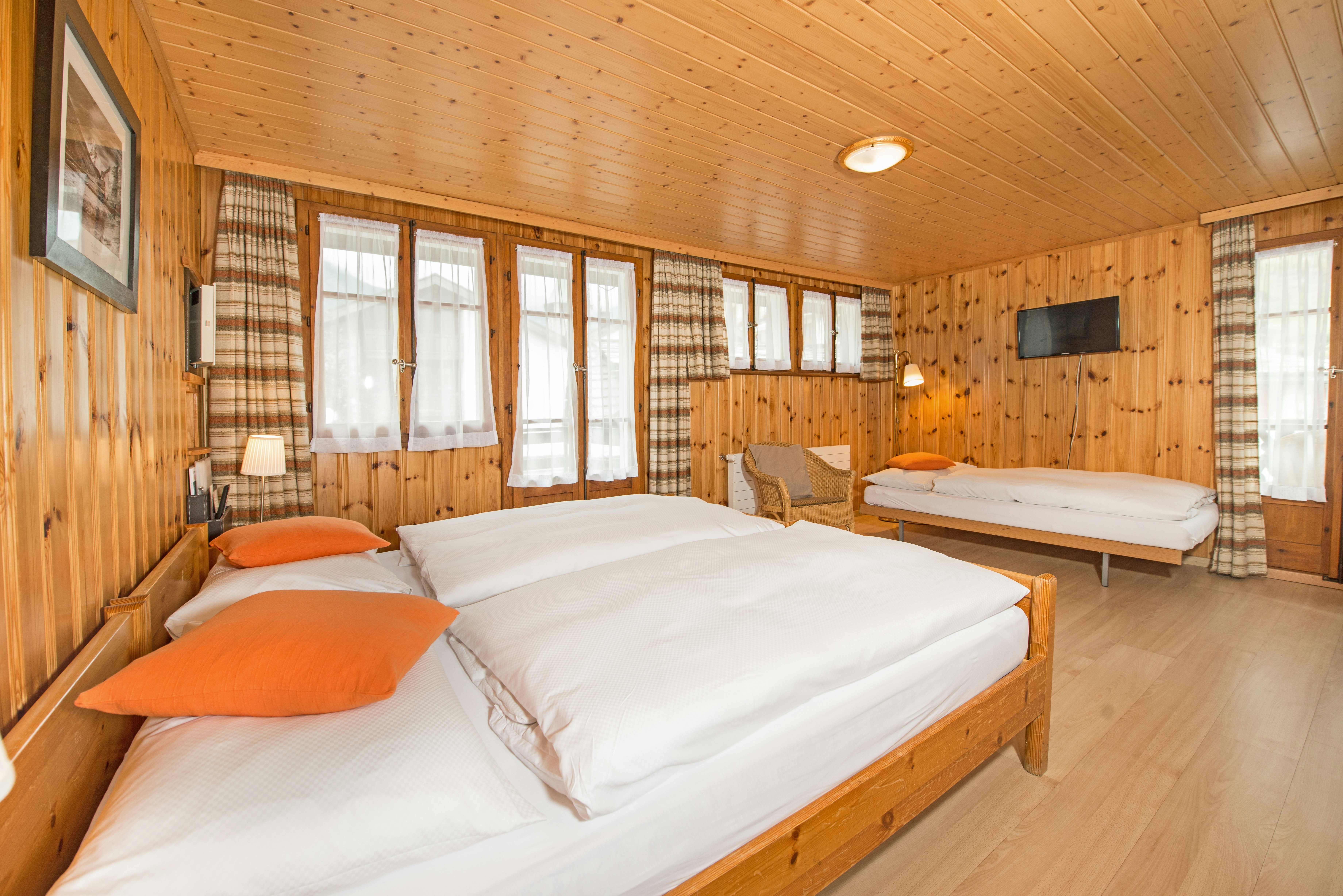 Hotel Alpina 4/25