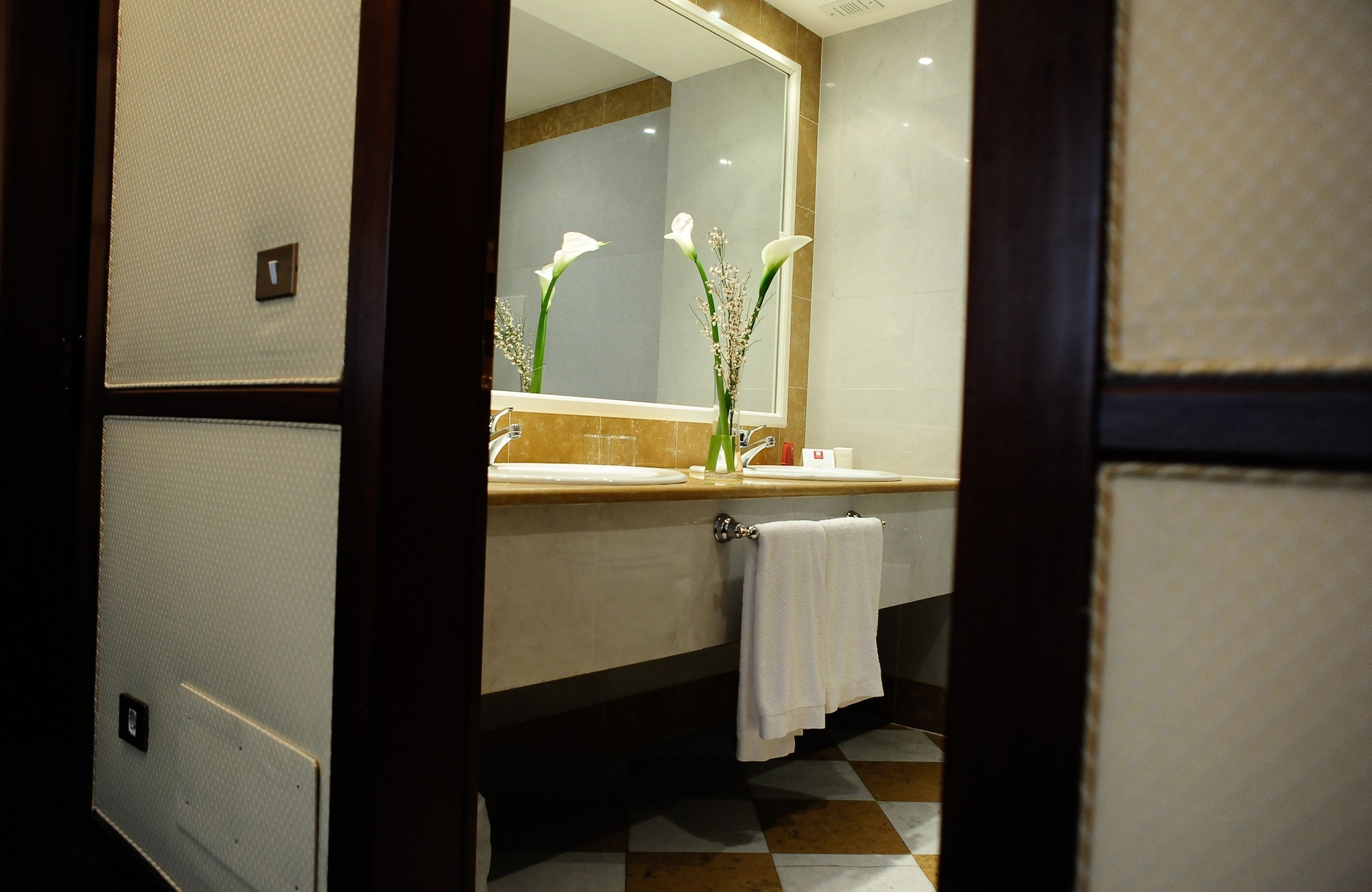 Comfort, Double Bed, Leonardo Hotel Milan City Center 5/11