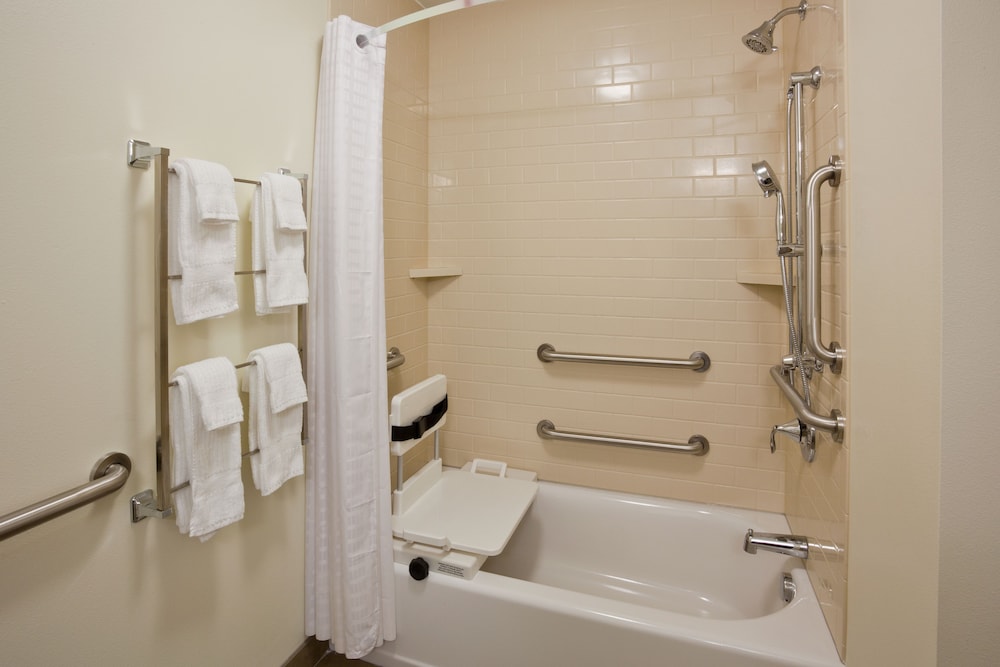 Candlewood Suites Bemidji Paul Bunyan 10/37