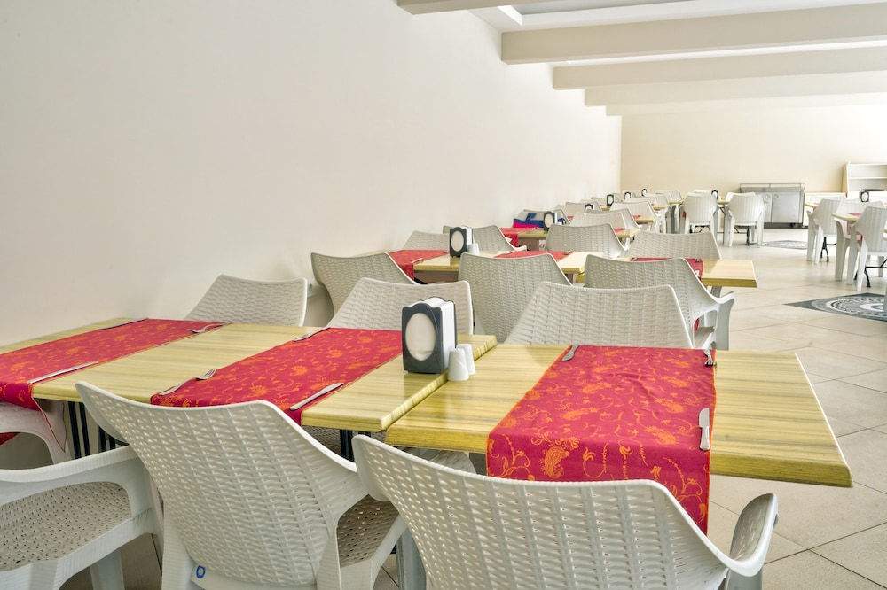 Tac Premier Hotel Spa 65/74