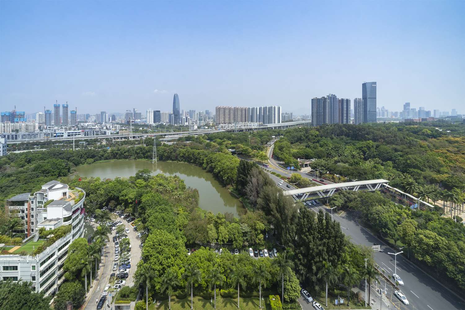 DoubleTree by Hilton Shenzhen Nanshan Hotel and Residences 43/45