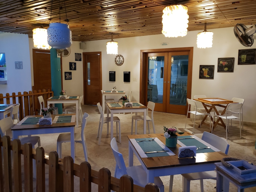 Hotel Agua Dulce 32/50