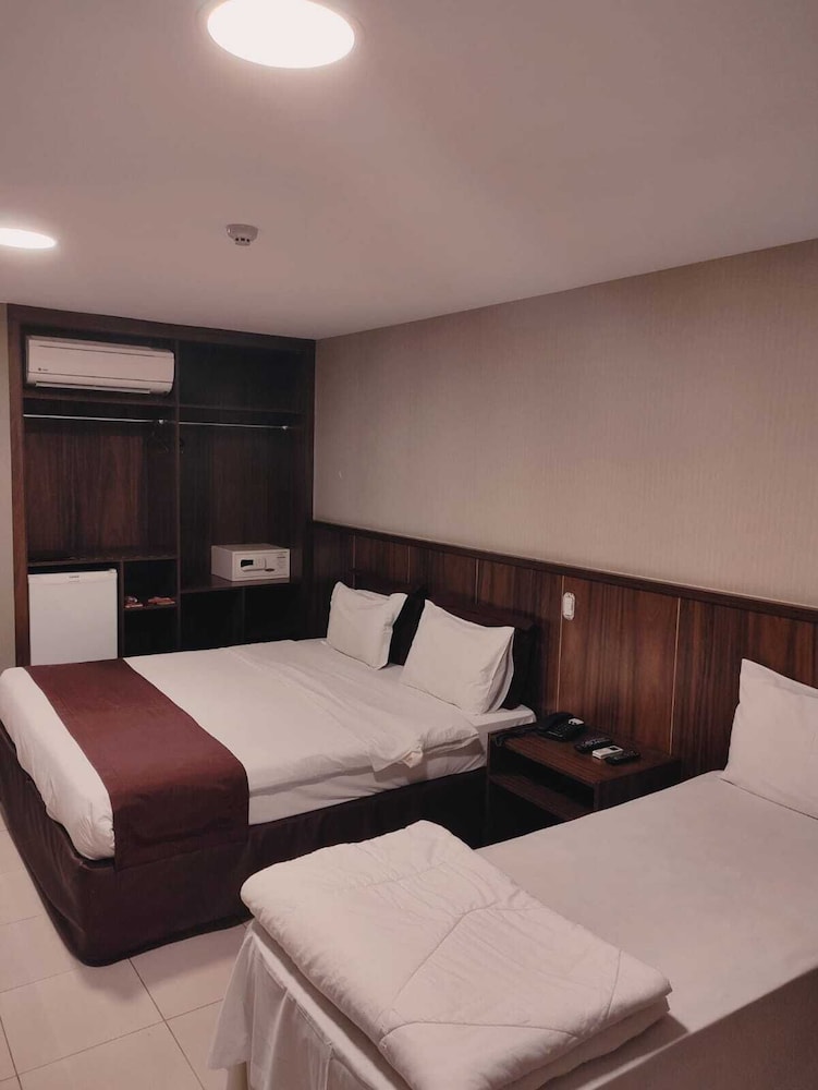 ROOM, TRIPLE