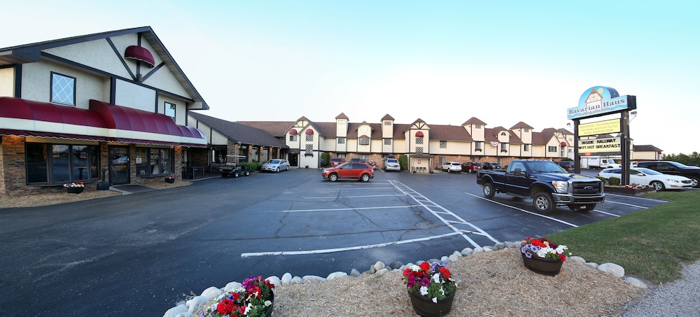 AmericInn by Wyndham Saint Ignace 46/56
