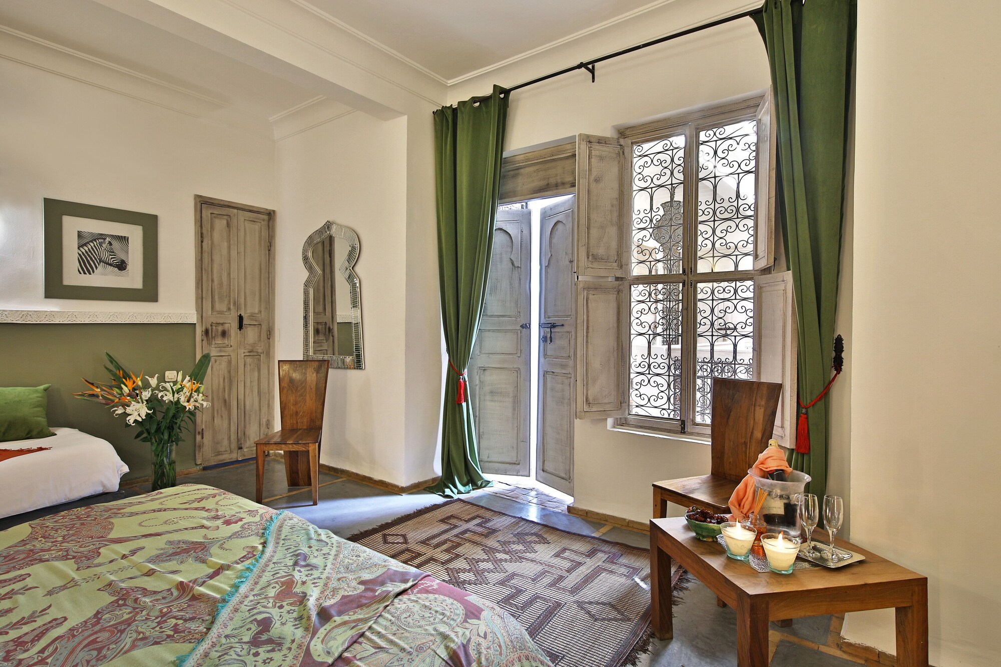 DELUXE, DOUBLE BED