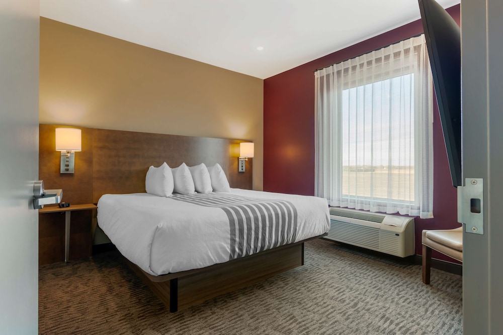 Suite, King Bed, Sofa, Jetted Tub