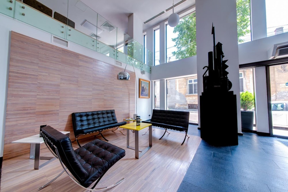 SARROGLIA HOTEL 27/40