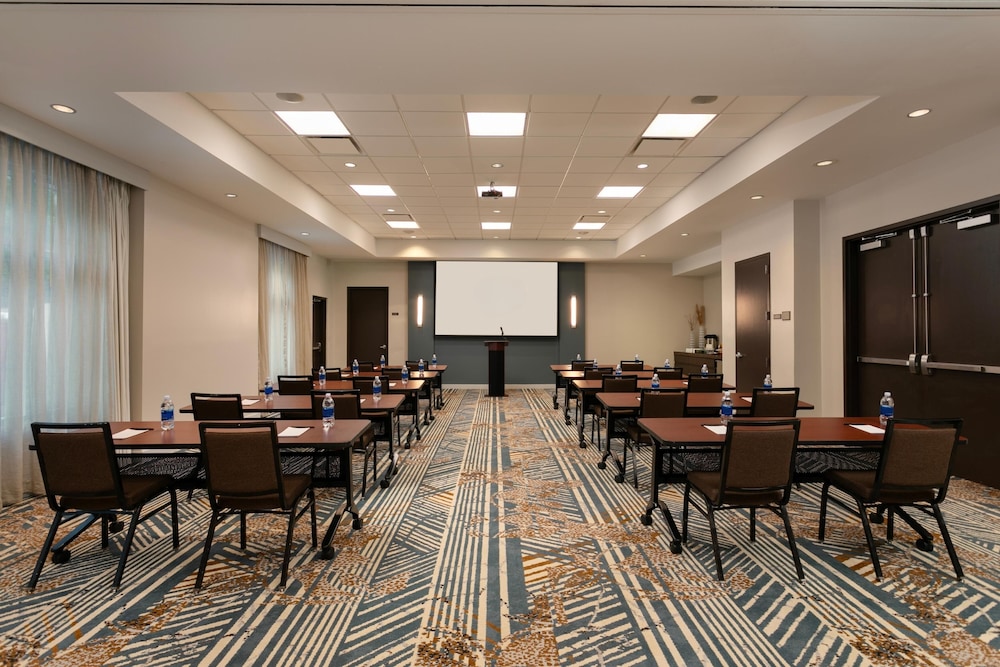 Hyatt Place Bayamon 58/65