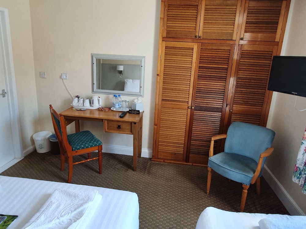 The Alexandra Hotel 34/71