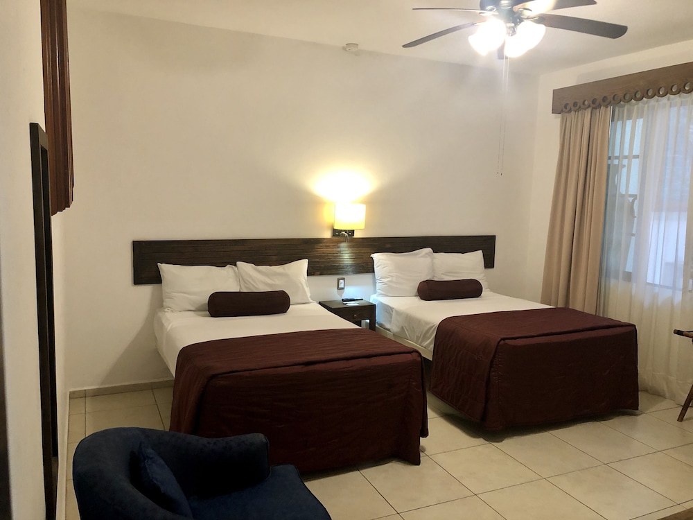 Hotel Mi Solar 12/68