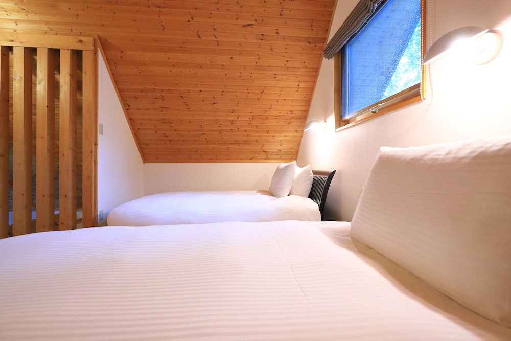 Bliss Cottage Sakura 9/27