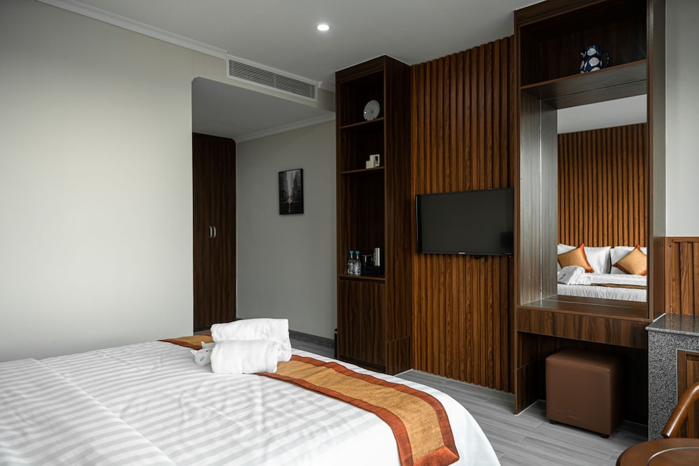 The Onra Hotel 12/41