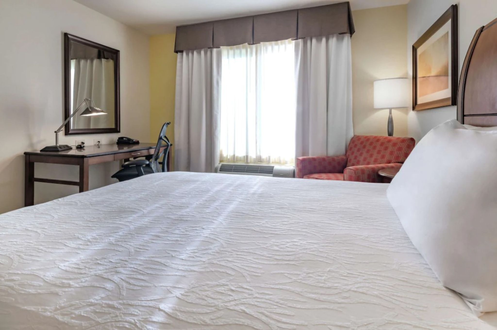 جناح ديلوكس بسرير كينج بغرفة نوم واحدة، Hilton Garden Inn Devens Common 5/7