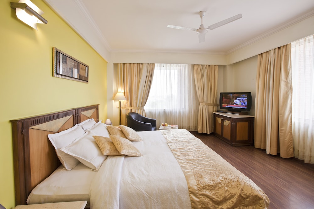 EXECUTIVE, KING BED