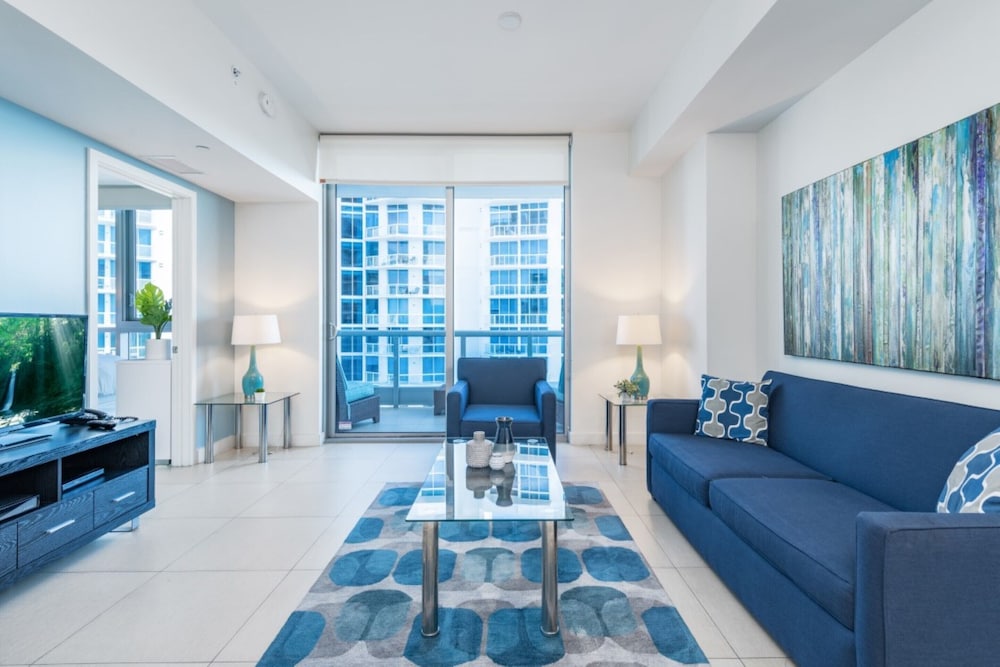 Churchill Suites Monte Carlo Miami Beach 47/76