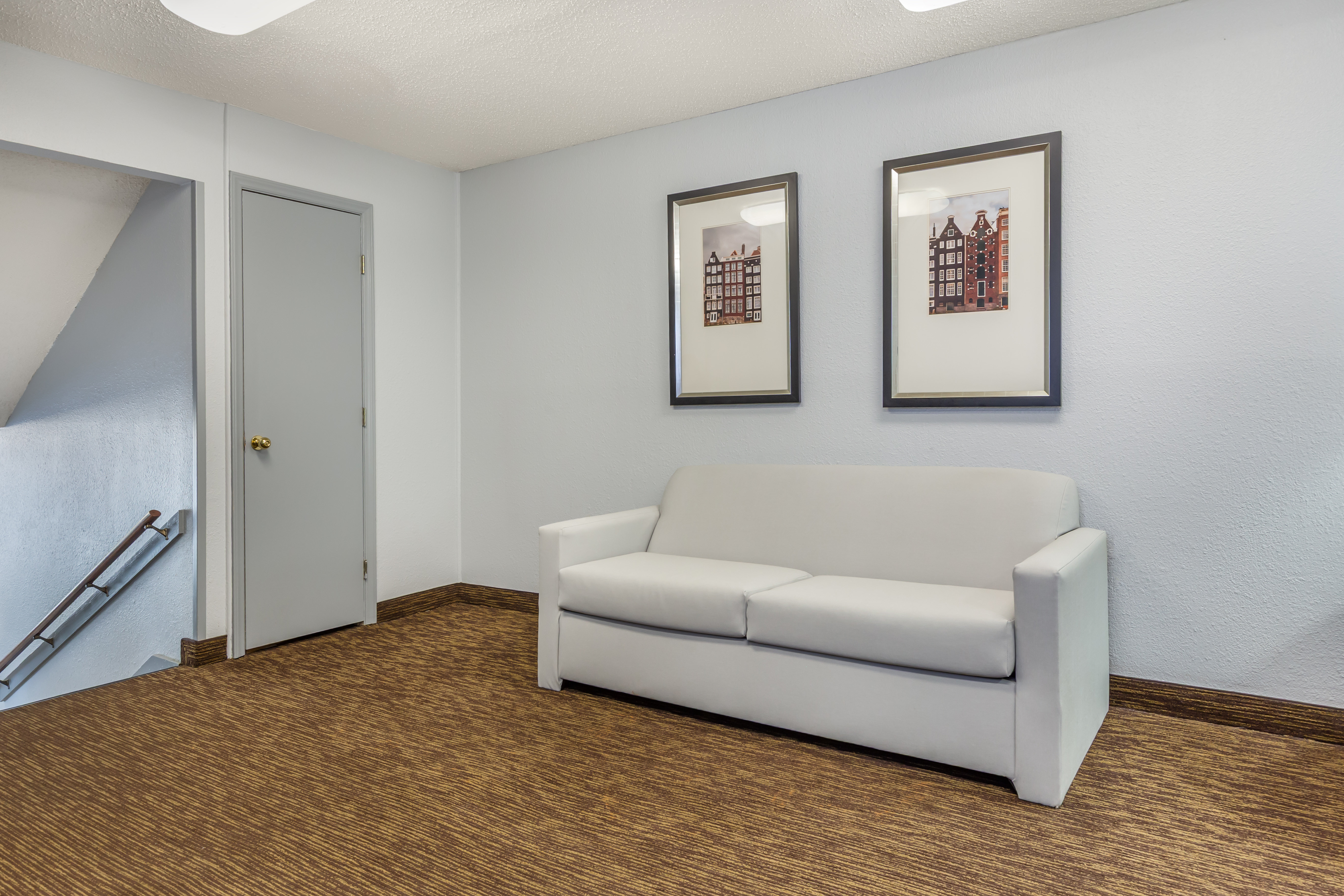 HomeTowne Studios & Suites by Red Roof Greensboro 11/28