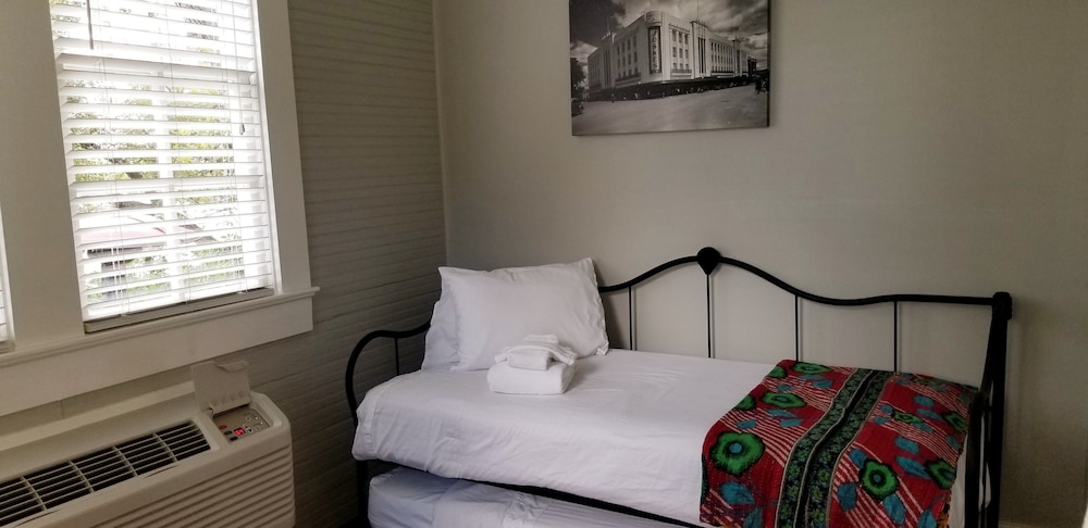 Inn on the Riverwalk 12/50