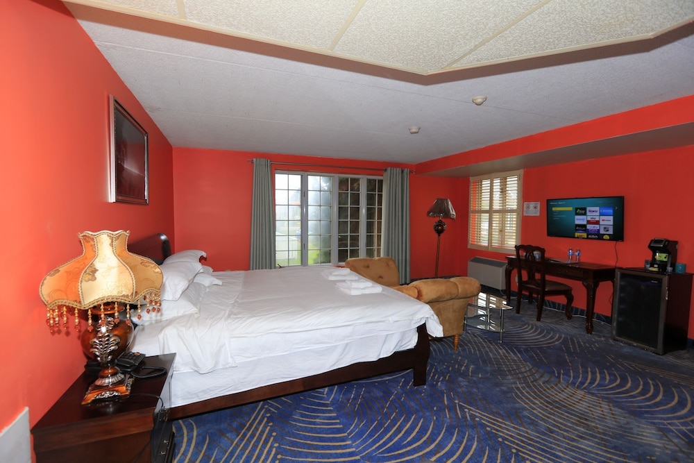 HONEYMOON, KING BED